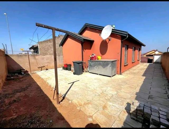 3 BEDROOM HOUSE FOR SALE IN SOSHANGUVE VV